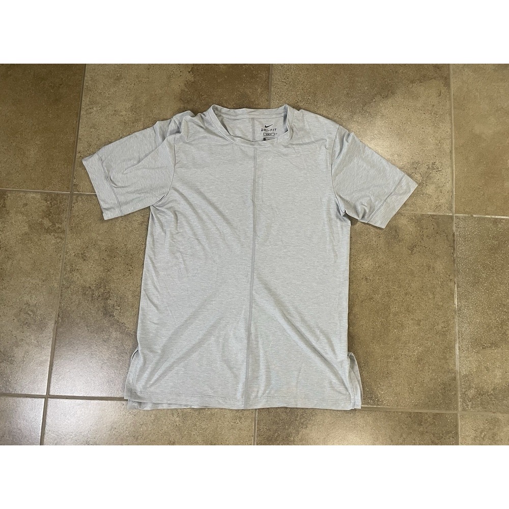 Nike Yoga Dri-FIT Slim Fit Men's Sz M Training Performance Shirt Gray BV4034-077